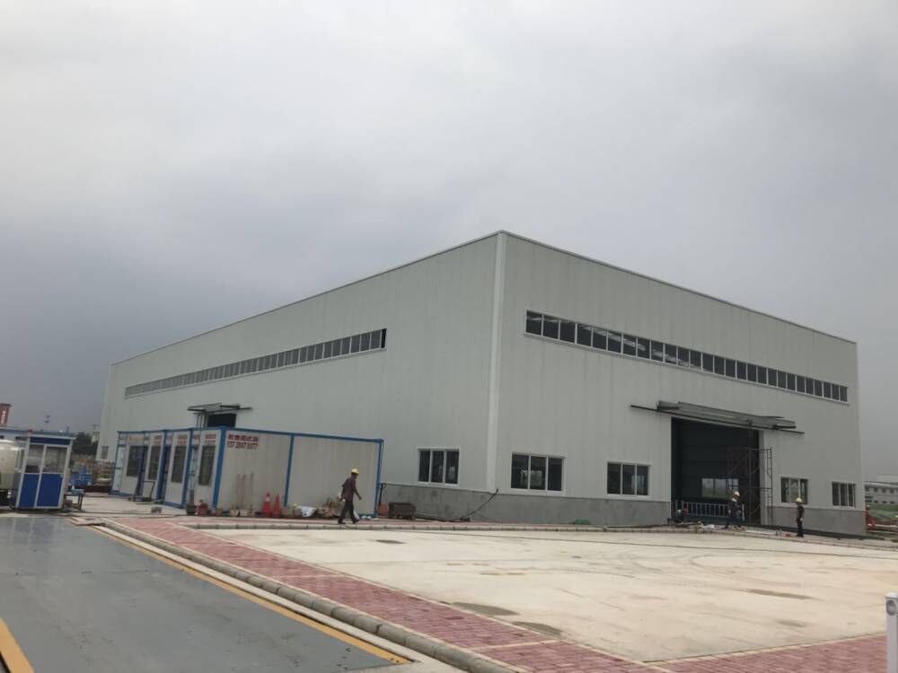 Factory Directly Modern Industrial Earthquake Resistant Workshop Shop Office Mall Office Steel Structure Building